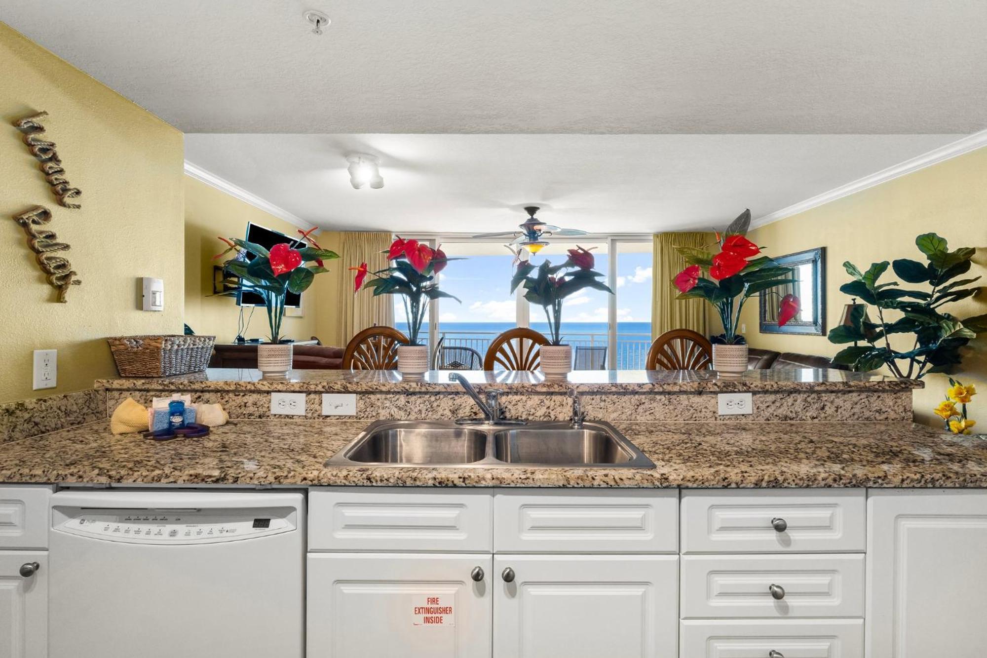 Beautiful Beachfront Paradise! Emerald Beach Resort Panama City Beach Exterior photo
